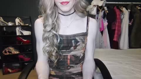 Snapshot of amaliecd chatting on January 25, 2025, 9:57 pm Amalie online show from January 25, 2025, 9:57 pm