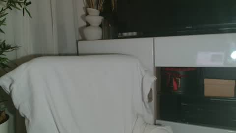 Snapshot of amanda0803 chatting on July 22, 2026, 8:50 am Angel or Demon online show from July 22, 2026, 8:50 am