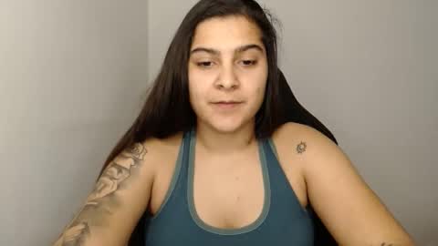 The queen of the biceps  online show from January 30, 2025, 1:22 am