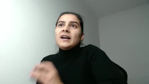 The queen of the biceps  online show from January 11, 2026, 10:15 pm