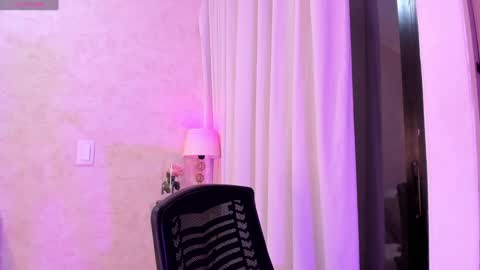 Luisa online show from January 8, 2025, 1:42 am