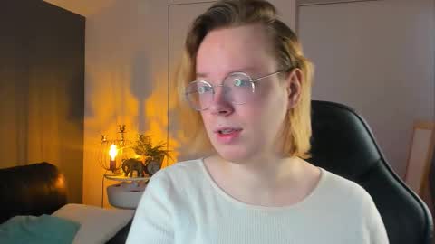 Hi im Amanda online show from October 18, 2025, 10:05 am