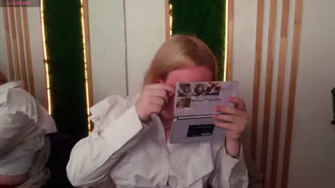 Snapshot of amanda_butlerr chatting on June 26, 2026, 2:43 pm Hi im Amanda online show from June 26, 2026, 2:43 pm