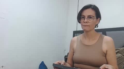 amanda_ramirez online show from April 7, 2026, 9:48 pm