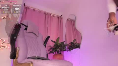 amandaa_fox_ online show from June 2, 2026, 5:04 pm