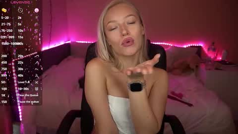 Amanda online show from September 24, 2025, 6:17 am