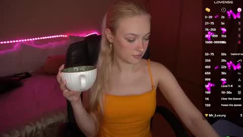 Snapshot of amandaafire chatting on August 5, 2026, 8:33 pm Amanda online show from August 5, 2026, 8:33 pm