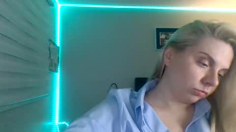 Snapshot of amandainbloom chatting on November 26, 2025, 8:59 am Amanda online show from November 26, 2025, 8:59 am