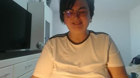 Snapshot of amandamuller1982 chatting on April 23, 2026, 1:02 pm Anda online show from April 23, 2026, 1:02 pm