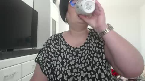 Snapshot of amandamuller1982 chatting on May 6, 2026, 7:46 am Anda online show from May 6, 2026, 7:46 am