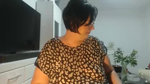 Snapshot of amandamuller1982 chatting on May 23, 2026, 8:13 pm Anda online show from May 23, 2026, 8:13 pm