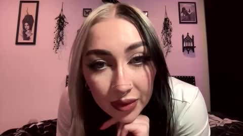 Snapshot of amandavampp chatting on December 4, 2025, 3:49 am AmandaVamp online show from December 4, 2025, 3:49 am