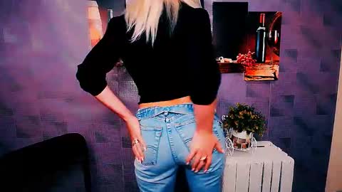 Amanda online show from September 18, 2025, 6:26 am