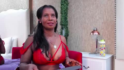 luna online show from October 28, 2025, 11:25 am