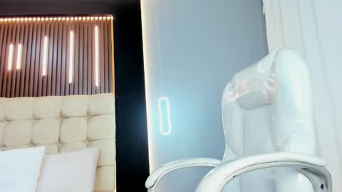 Snapshot of amara_lune chatting on May 26, 2026, 2:46 pm online show from May 26, 2026, 2:46 pm