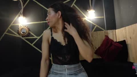 amara_vex online show from July 1, 2026, 12:40 pm