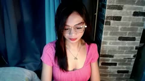 BELLA online show from December 16, 2025, 2:33 pm