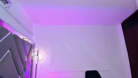 Snapshot of amaralewis chatting on May 20, 2026, 12:44 pm AMARA online show from May 20, 2026, 12:44 pm