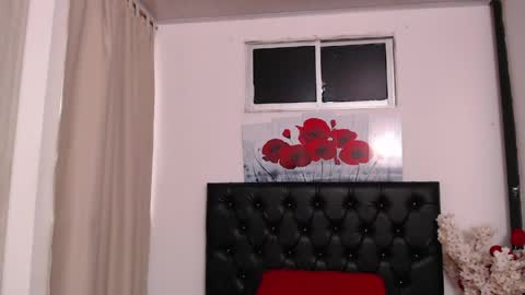 Snapshot of amaranta_f00x chatting on May 18, 2026, 12:44 pm Amaranta online show from May 18, 2026, 12:44 pm