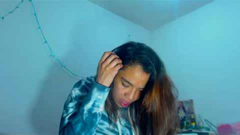 Amara Julia online show from December 5, 2024, 2:09 am