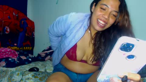 Amara Julia online show from December 10, 2024, 6:28 pm