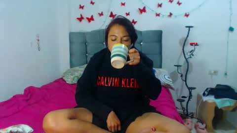 Amara Julia online show from March 12, 2025, 5:57 am