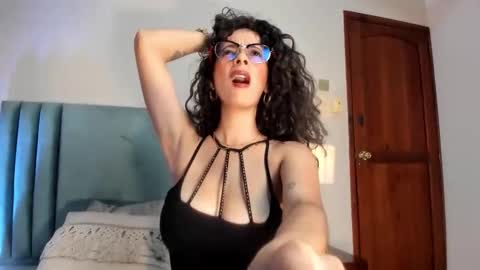 Amara Yasbel online show from March 18, 2026, 6:33 pm