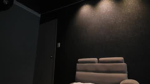 Emily online show from November 19, 2025, 11:32 am