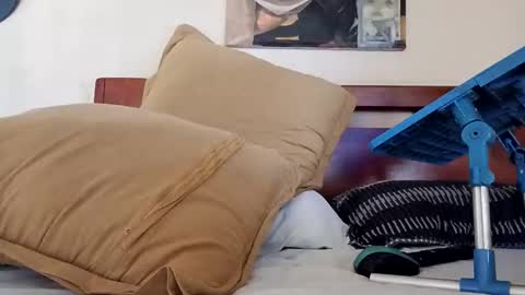 Amaro online show from September 18, 2025, 12:40 pm