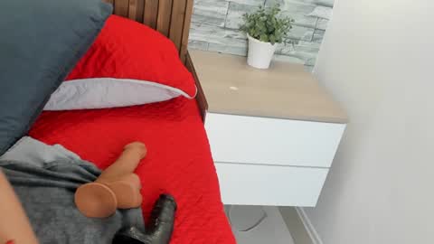 AMATISTA online show from January 5, 2025, 8:42 pm