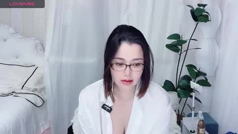 yooo online show from September 10, 2025, 3:45 pm