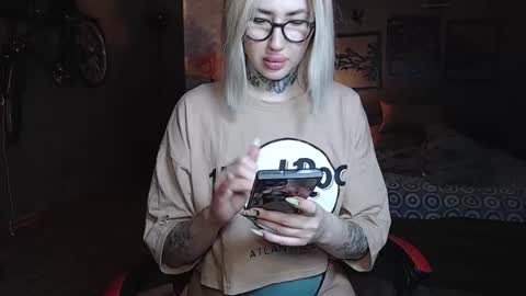 Snapshot of amayamalina chatting on November 4, 2025, 7:57 pm Malina online show from November 4, 2025, 7:57 pm