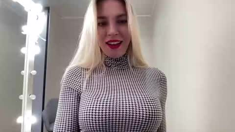 Kelly online show from December 3, 2024, 7:43 am