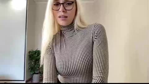 Snapshot of amazingkelly chatting on May 8, 2026, 8:30 am Kelly online show from May 8, 2026, 8:30 am
