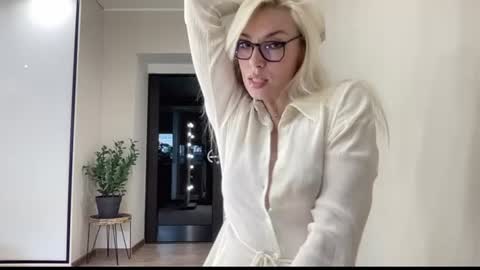 Snapshot of amazingkelly chatting on June 12, 2026, 7:51 am Kelly online show from June 12, 2026, 7:51 am