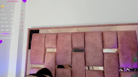   online show from September 26, 2025, 7:18 pm