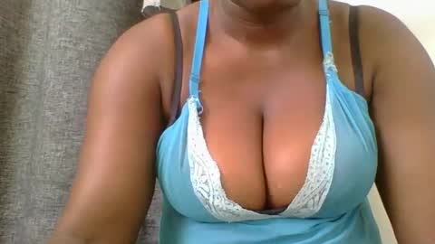 Mia online show from January 6, 2025, 9:52 am