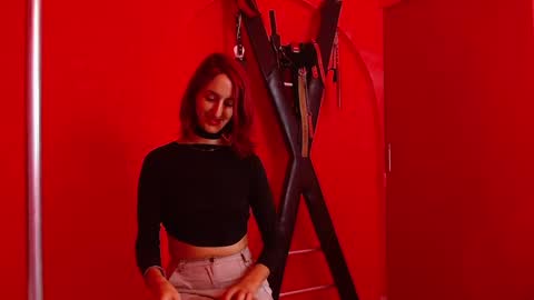 ambar_roux1 online show from February 11, 2025, 9:56 pm