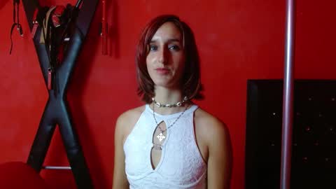 ambar_roux1 online show from March 11, 2025, 1:45 pm