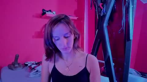 ambar_roux1 online show from September 8, 2025, 5:23 pm