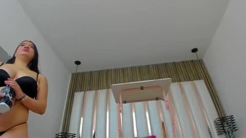 AmbarGills online show from November 11, 2025, 2:06 pm