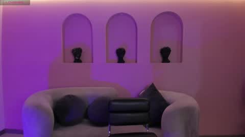 Ambar  online show from November 25, 2025, 11:43 am