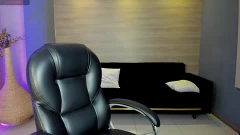 Ambar  online show from December 15, 2025, 11:14 am