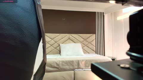 Ambar Ross online show from January 18, 2025, 7:04 pm