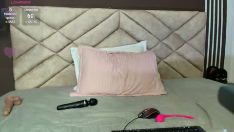 Ambar Ross online show from February 18, 2025, 11:08 pm