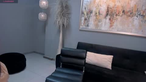 ambarowens online show from December 17, 2025, 4:40 am