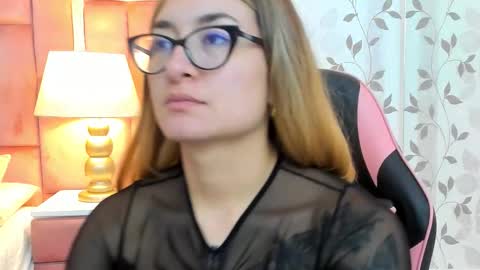 AmbarSantany  online show from February 8, 2026, 2:20 pm