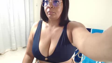  Amber Sofhia  online show from February 2, 2025, 2:27 am