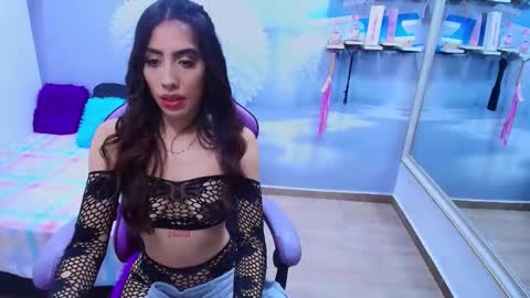 ambel_rose online show from May 25, 2026, 9:10 pm