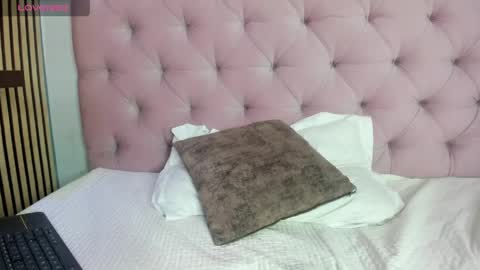  Amber  online show from April 21, 2026, 1:42 am